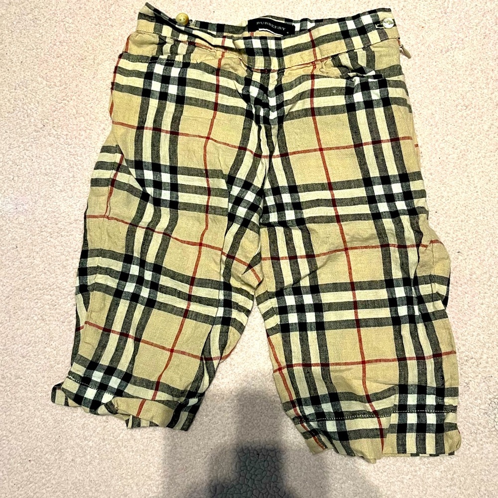 Adorable Kid’s Burberry Linen pants size 4
